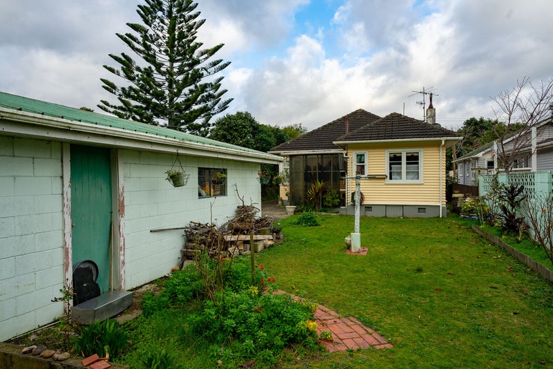 25 Owen Street, Belmont, Lower Hutt - Carousel 2