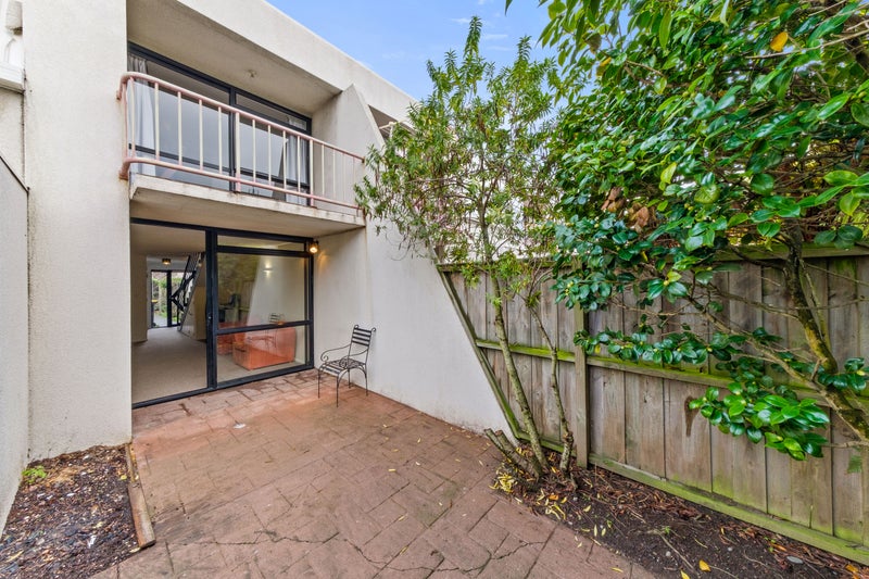 2/5 Kipling Street, Addington, Christchurch - Carousel 1