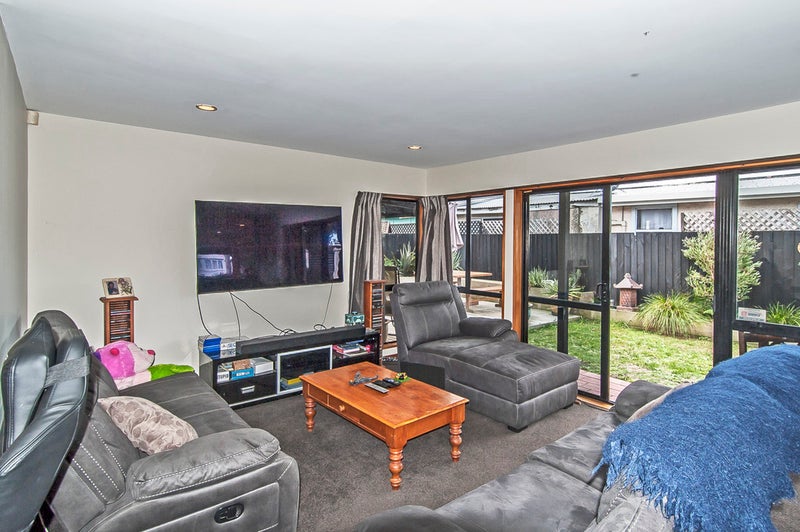 2/1B Badger Street, Parklands, Christchurch - Carousel 2