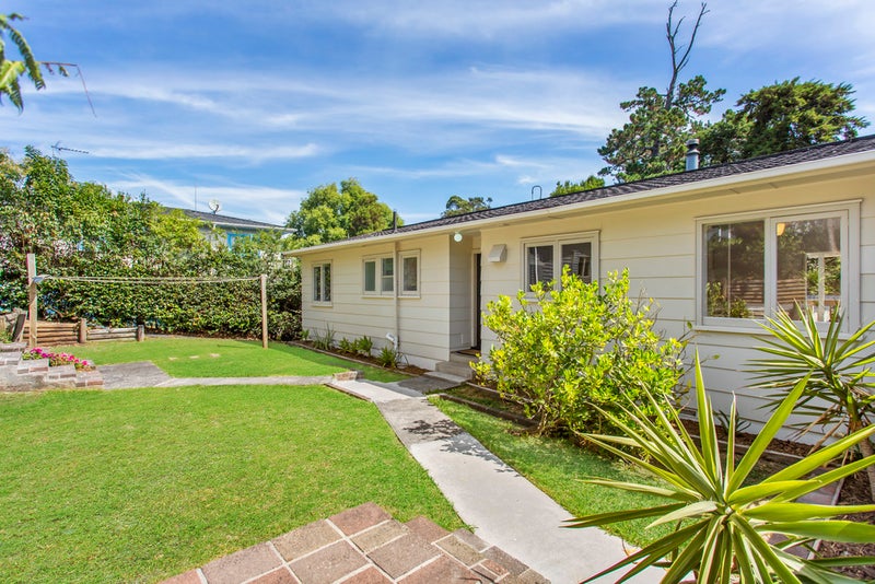 1/11 Hellyers Street, Birkdale, Auckland - Carousel 2