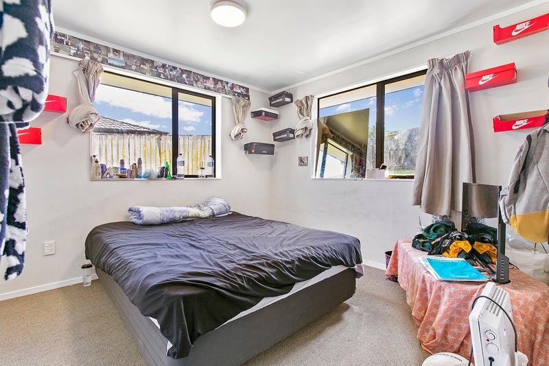 44 Glenveagh Park Drive, Weymouth, Auckland - Carousel 2