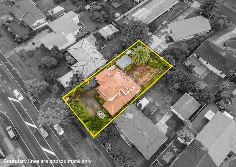 84 Botany Road, Botany Downs, Auckland - Carousel 1