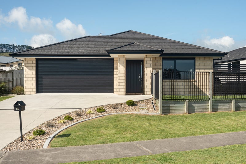 89 Ballintoy Park Drive, Welcome Bay, Tauranga - Carousel 1