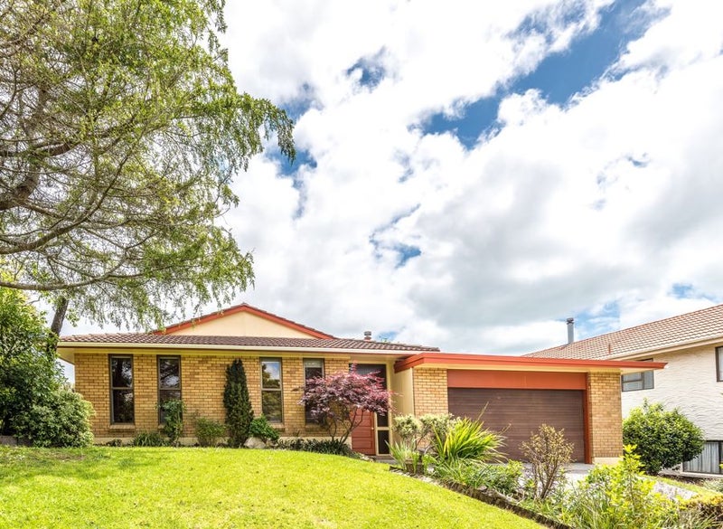 4 Lastel Place, Shelly Park, Auckland - Carousel 2