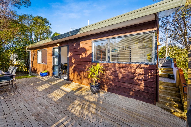 1/6 Heathglen Place, Bayview, Auckland - Carousel 2
