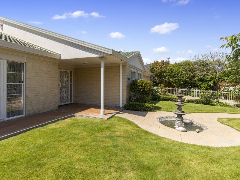 6 St Andrews Grove, Boulcott, Lower Hutt - Carousel 2