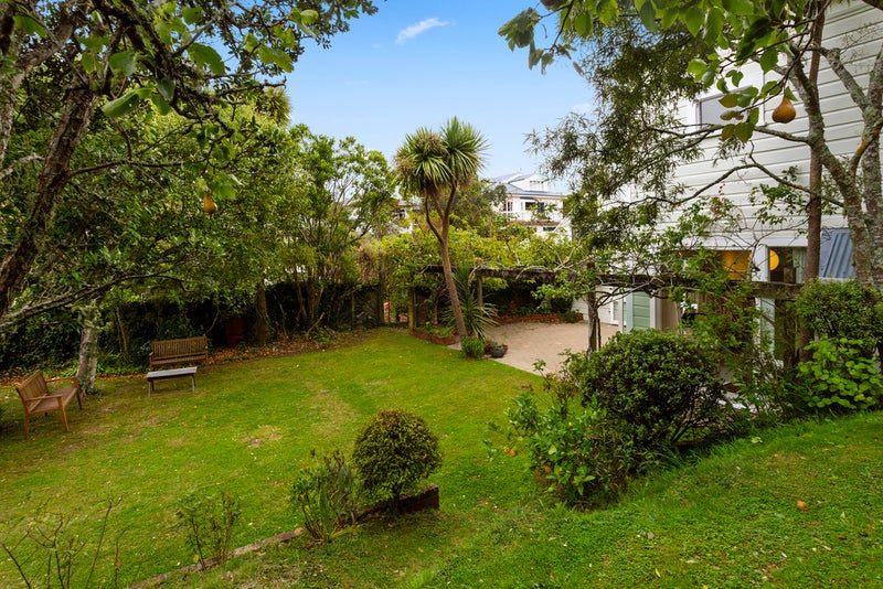 2 Purakau Avenue, Wadestown, Wellington - Carousel 24