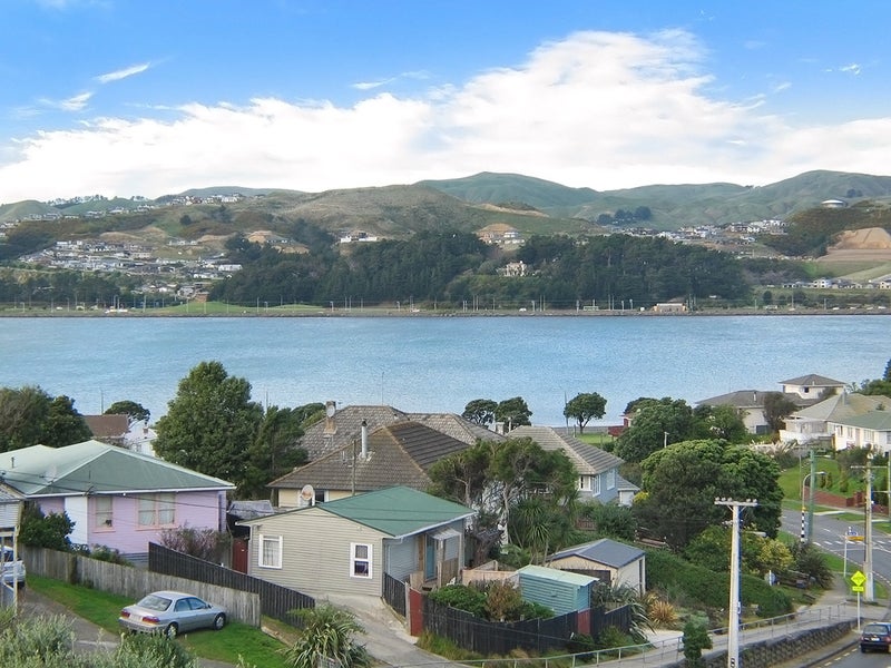 11 Ron Parlane Place, Titahi Bay, Porirua - Carousel 2