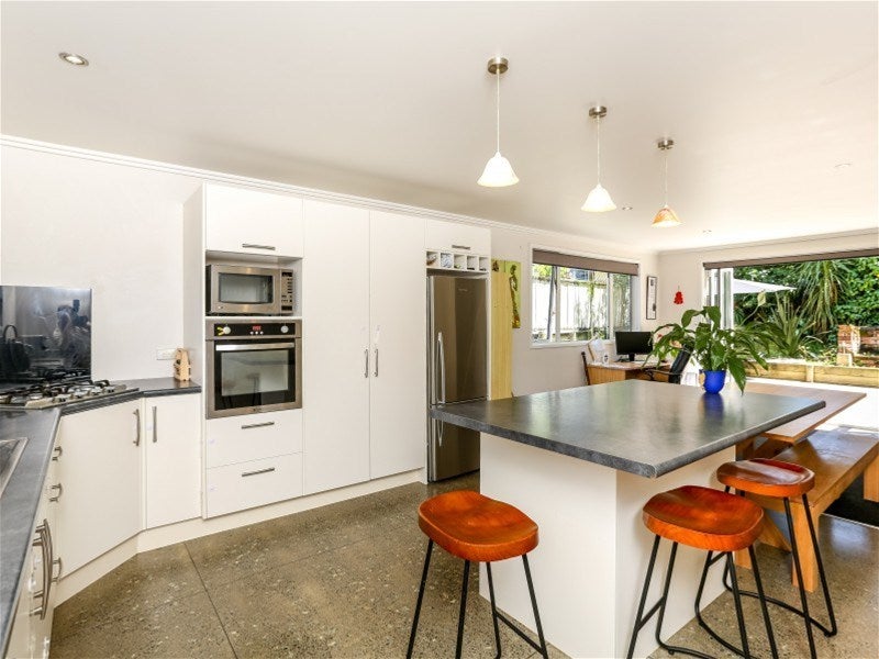 30 Birdwood Avenue, Moturoa, New Plymouth - Carousel 26