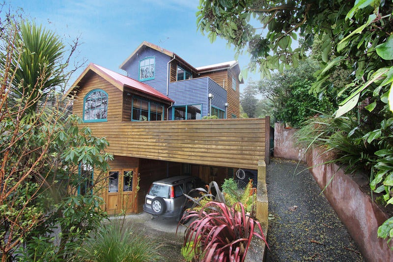 22 Reynolds Street, The Glen, Dunedin - Carousel 1