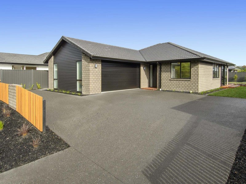 11 Springwater Lane, Pyes Pa, Tauranga - Carousel 1