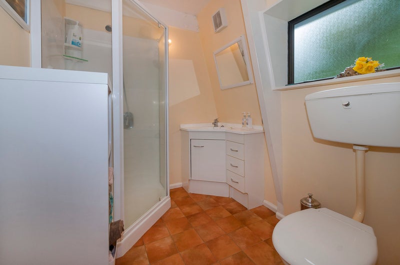 2/39 London Road, Korokoro, Lower Hutt - Carousel 17