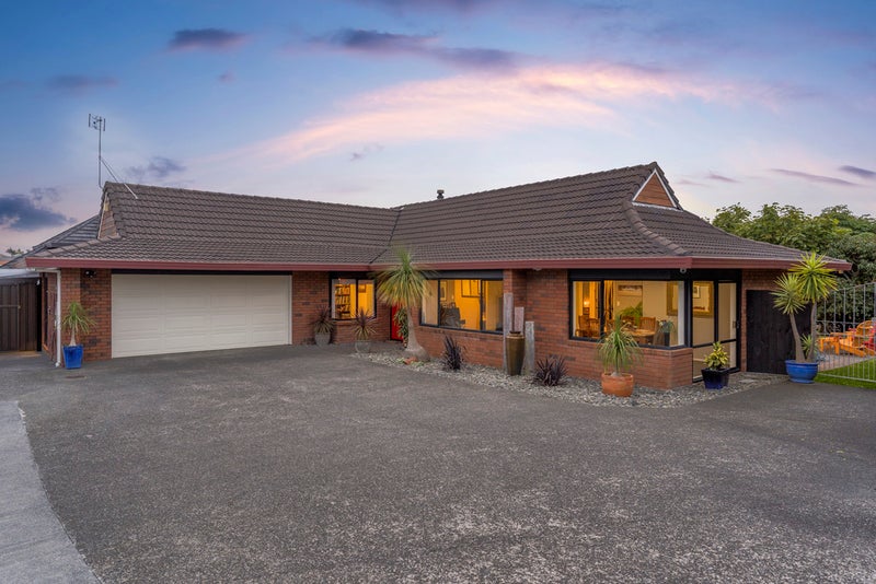 16 Simmental Crescent, Somerville, Manukau - Carousel 2