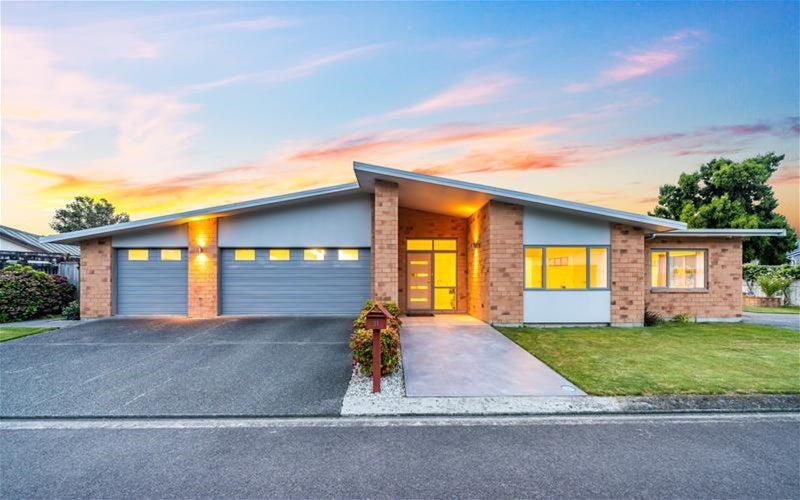 31 Rossiter Avenue, Waterloo, Lower Hutt - Carousel 1
