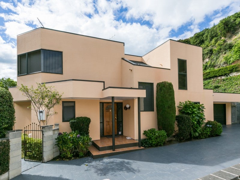 147 Milton Road, Bluff Hill, Napier - Carousel 1