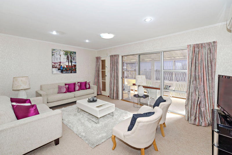 2/625 Te Atatu Road, Te Atatu Peninsula, Auckland - Carousel 2