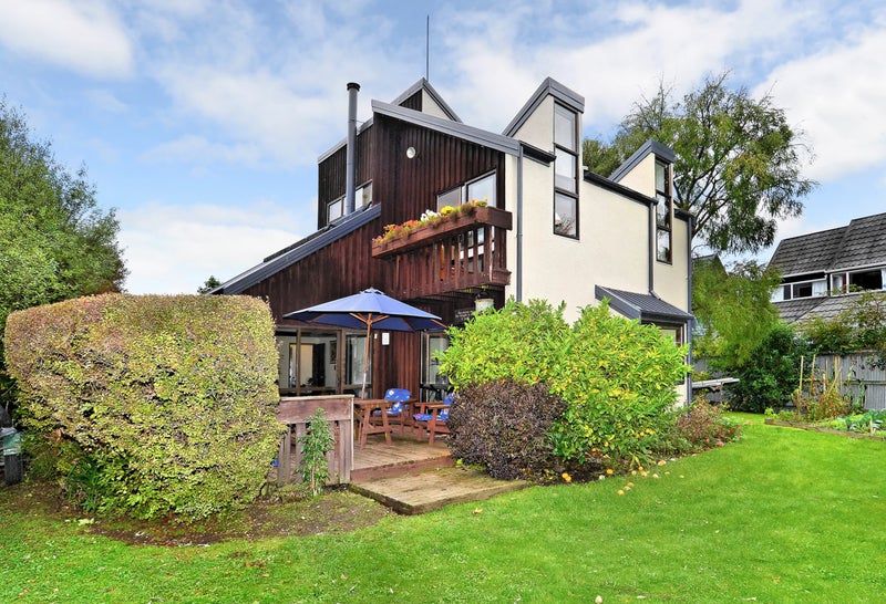 2 Holmcroft Court, Cracroft, Christchurch - Carousel 1