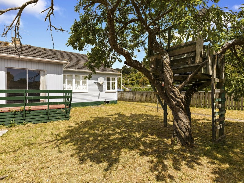 18 Hill Grove, Naenae, Lower Hutt - Carousel 2