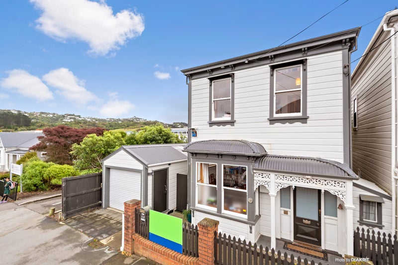 26 Te Wharepouri St, Berhampore, Wellington - Carousel 1
