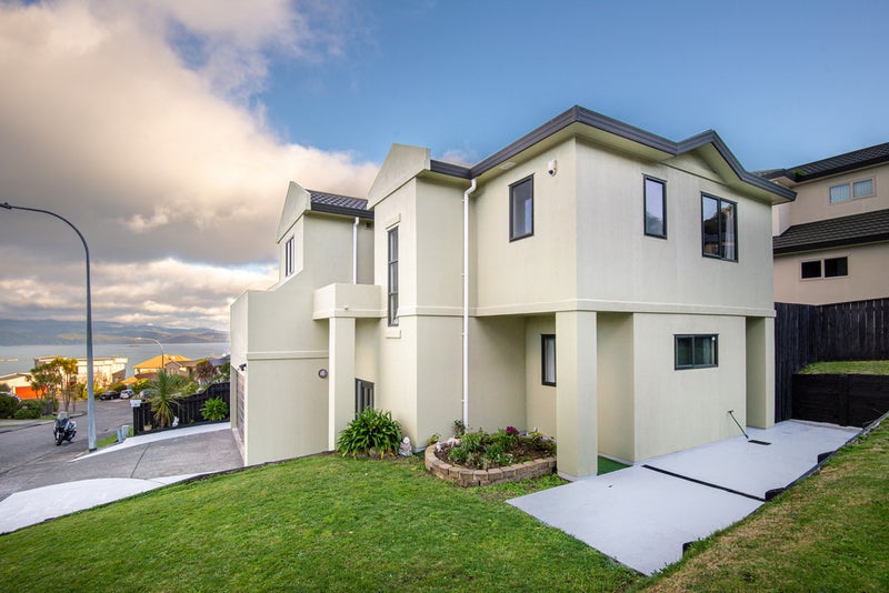 2 Forbes Lane, Newlands, Wellington - Carousel 2