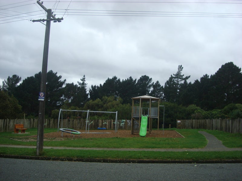 30 Hereford Street, Cannons Creek, Porirua - Carousel 9