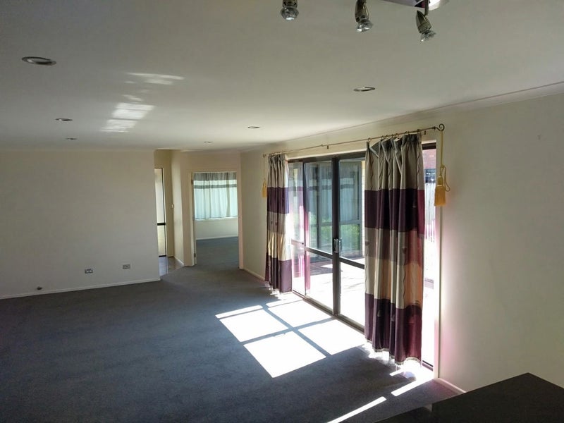 35 Christobel Circle, Huntington, Hamilton - Carousel 26