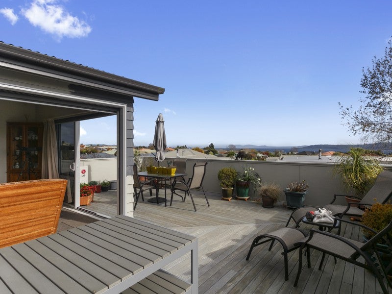 5 Magnolia Rise, Waipahihi, Taupo - Carousel 2