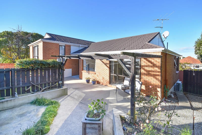 8A Ings Avenue, Saint Clair, Dunedin - Carousel 1