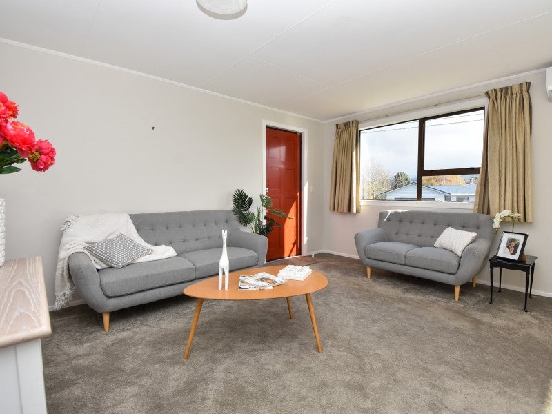 13 Lincoln Road, Carterton - Carousel 2