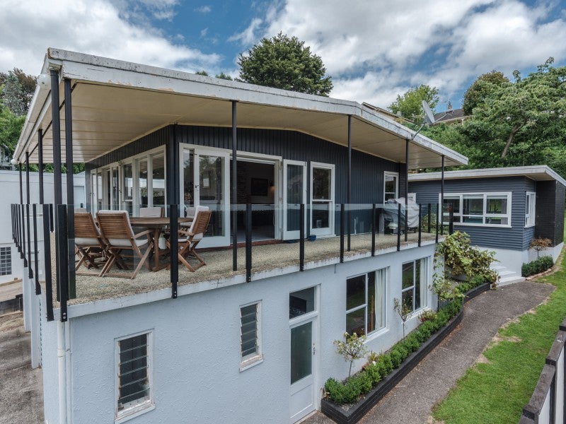 3 Hamilton Parade, Hamilton Central, Hamilton - Carousel 22