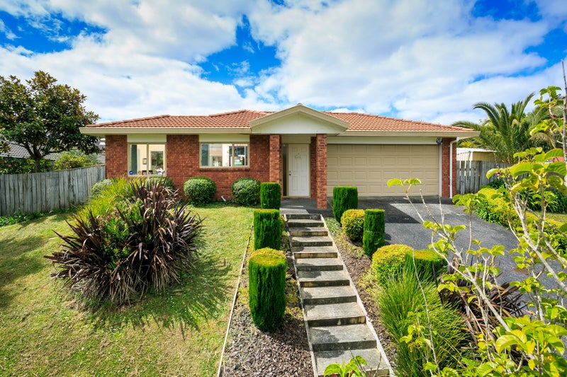 29 Gendo Avenue, Henderson, Auckland - Carousel 1