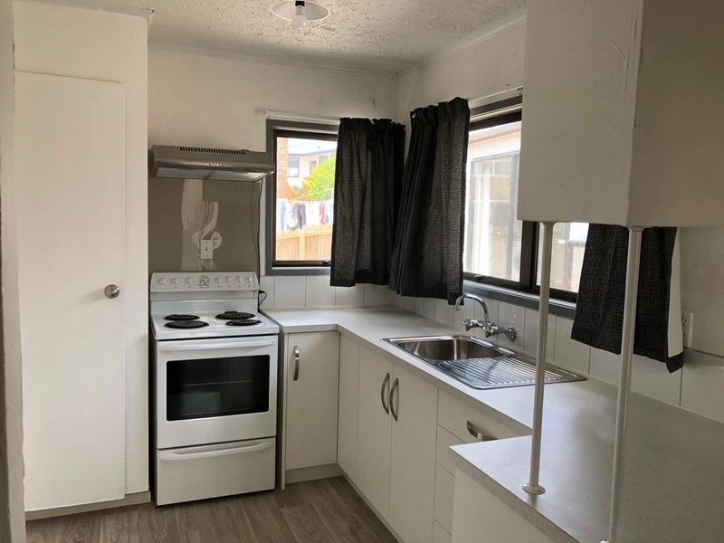 24A Kingsway Crescent, Forest Lake, Hamilton - Carousel 2