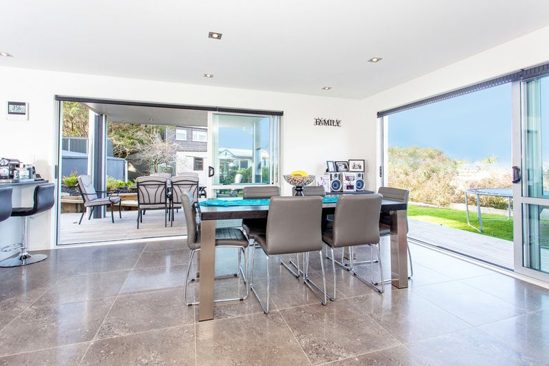 7 Mako Street, Oneroa, Waiheke Island - Carousel 2