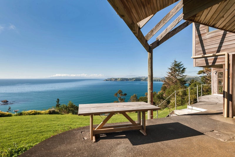 318 Sea View Road, Ostend, Waiheke Island - Carousel 1