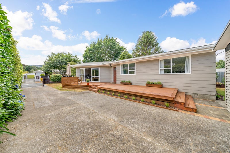 22 Gemstone Drive, Birchville, Upper Hutt - Carousel 2