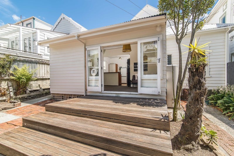 51 Brougham Street, Mount Victoria, Wellington - Carousel 18