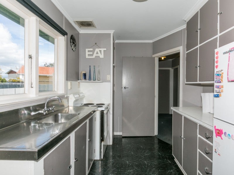 2/4 McGregor Avenue, PIRIMAI, NAPIER - Carousel 2