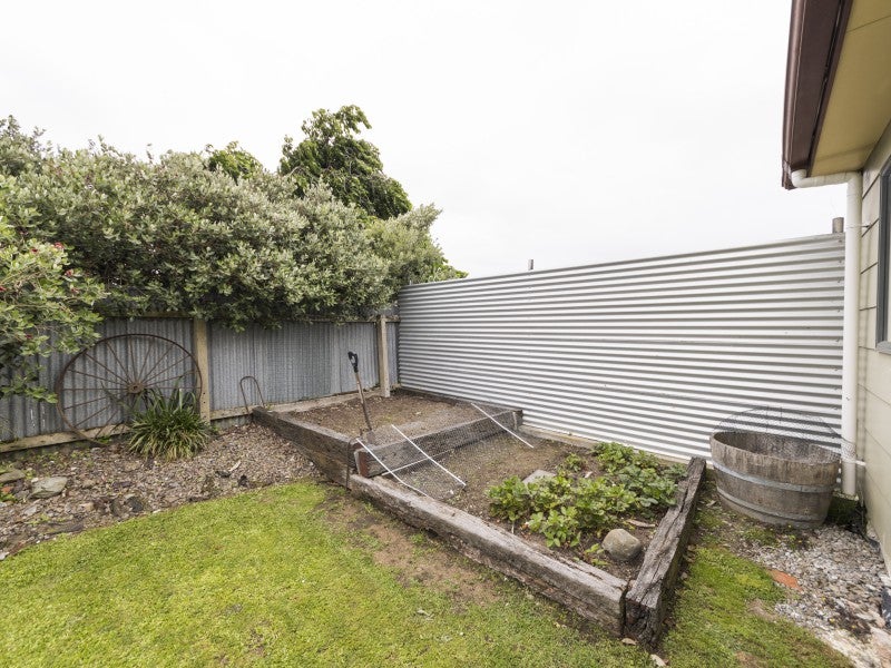 9 Shamrock Street, Takaro, Palmerston North - Carousel 25