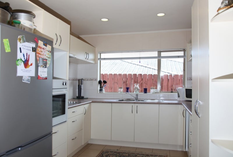 7 Marbella Drive, Massey, Auckland - Carousel 2