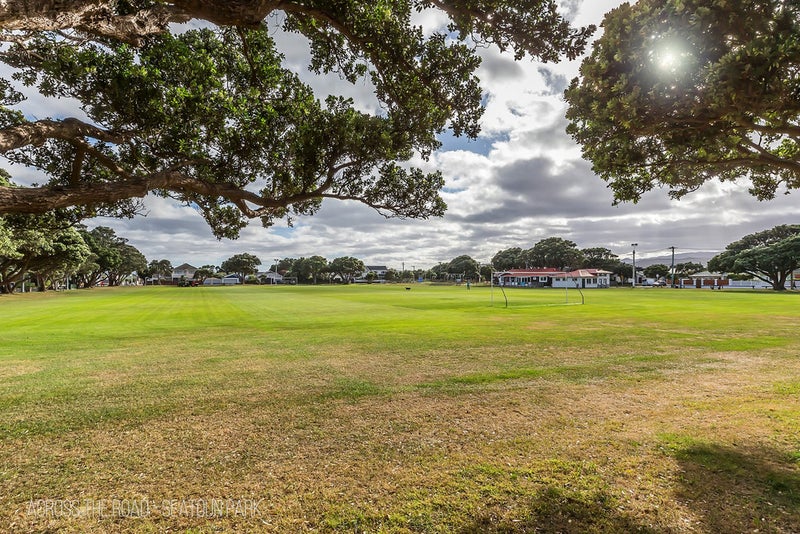 36 Burnham Street, Seatoun, Wellington - Carousel 2