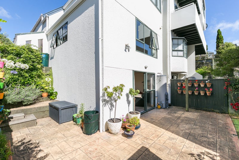 16J Hobson Street, Thorndon, Wellington - Carousel 2