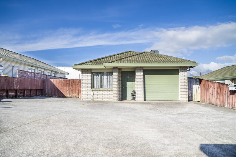 41A Robert Skelton Place, Clendon Park, Auckland - Carousel 1