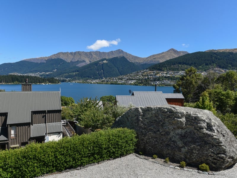536A Peninsula Road, Kelvin Heights, Queenstown - Carousel 2
