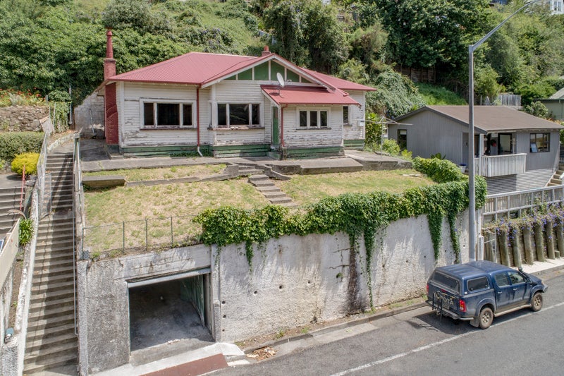 88 Shakespeare Road, Bluff Hill, Napier - Carousel 1