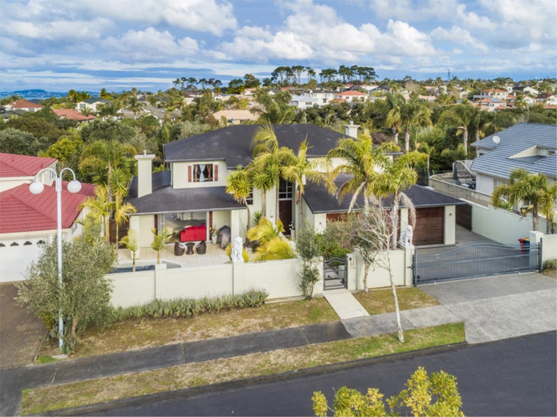 11 Mistral Place, West Harbour, Auckland - Carousel 1