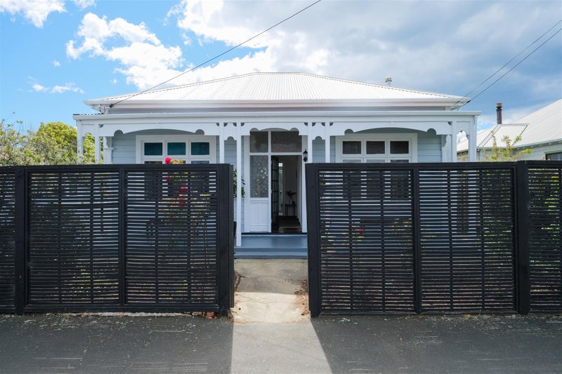 35 Moreau Street, Saint Kilda, Dunedin - Carousel 1
