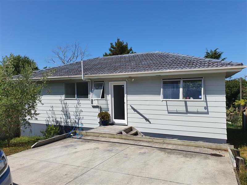 64A COLWILL RD, Massey, Auckland - Carousel 1