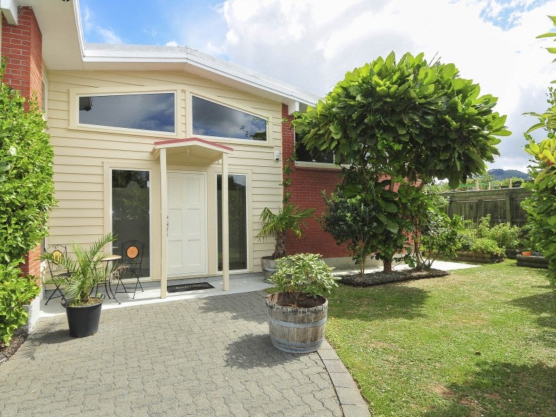 21 Stamford Grove, Avalon, Lower Hutt - Carousel 2