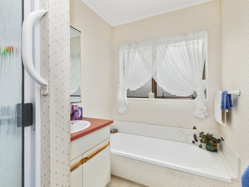 4/60 Garden Road, Avalon, Lower Hutt - Carousel 14