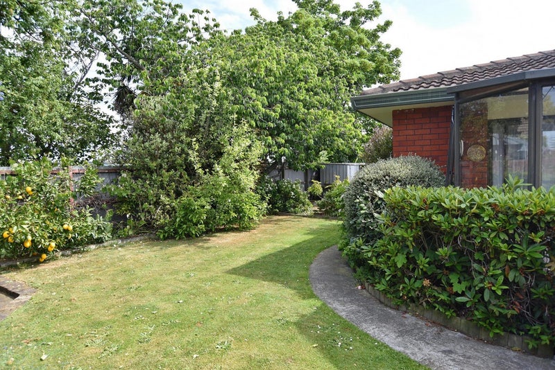 2/6 Florance Place, Parklands, Christchurch - Carousel 2